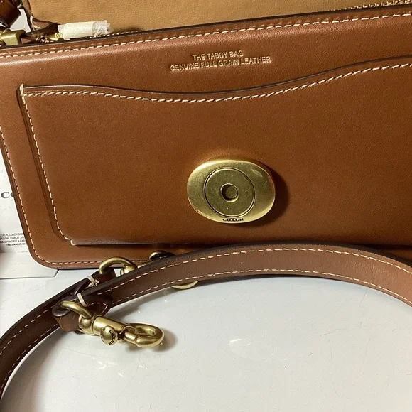 Coach
Tabby 26 logo-plaque shoulder bag - Picture 9 of 12